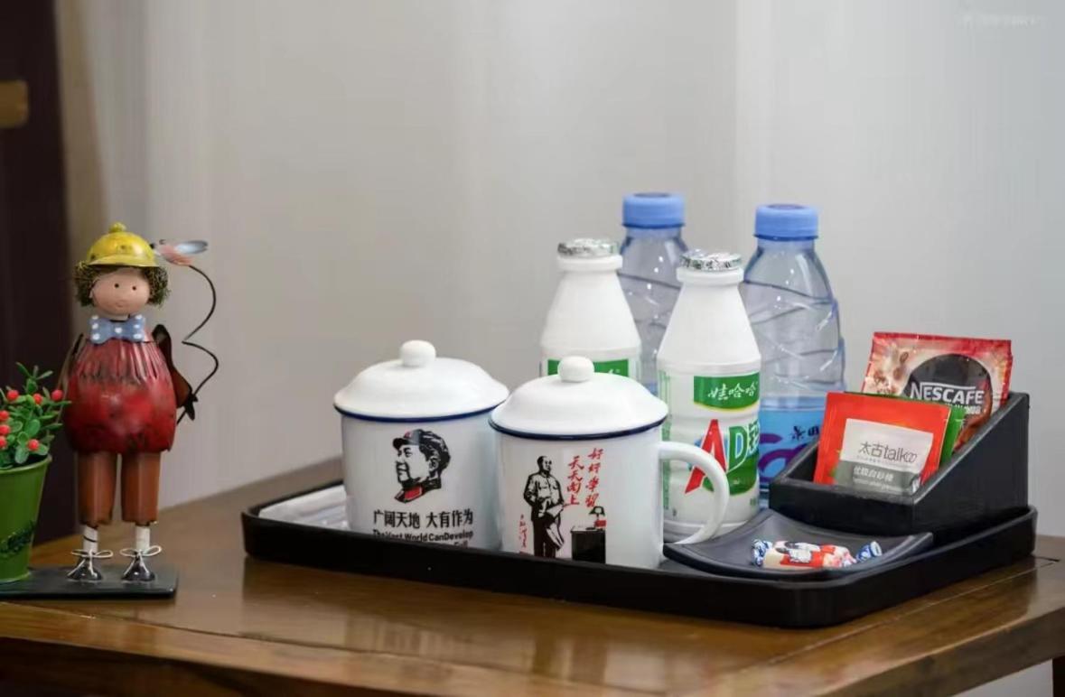 Nostalgia Hotel Beijing Guozijian Ghost Street - Near Beijing Lama Temple, Beihai Park, Jingshan Park, Drum Tower, Houhai Bar Street, Tian'Anmen Square, Located In Beijing Traditional Hutongs, 5 Minutes Away From Beixinqiao Metro Station Dış mekan fotoğraf